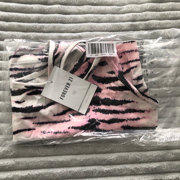 Brand New Forever 21 Cute Tank Top Size 1X - Picture 4 of 4